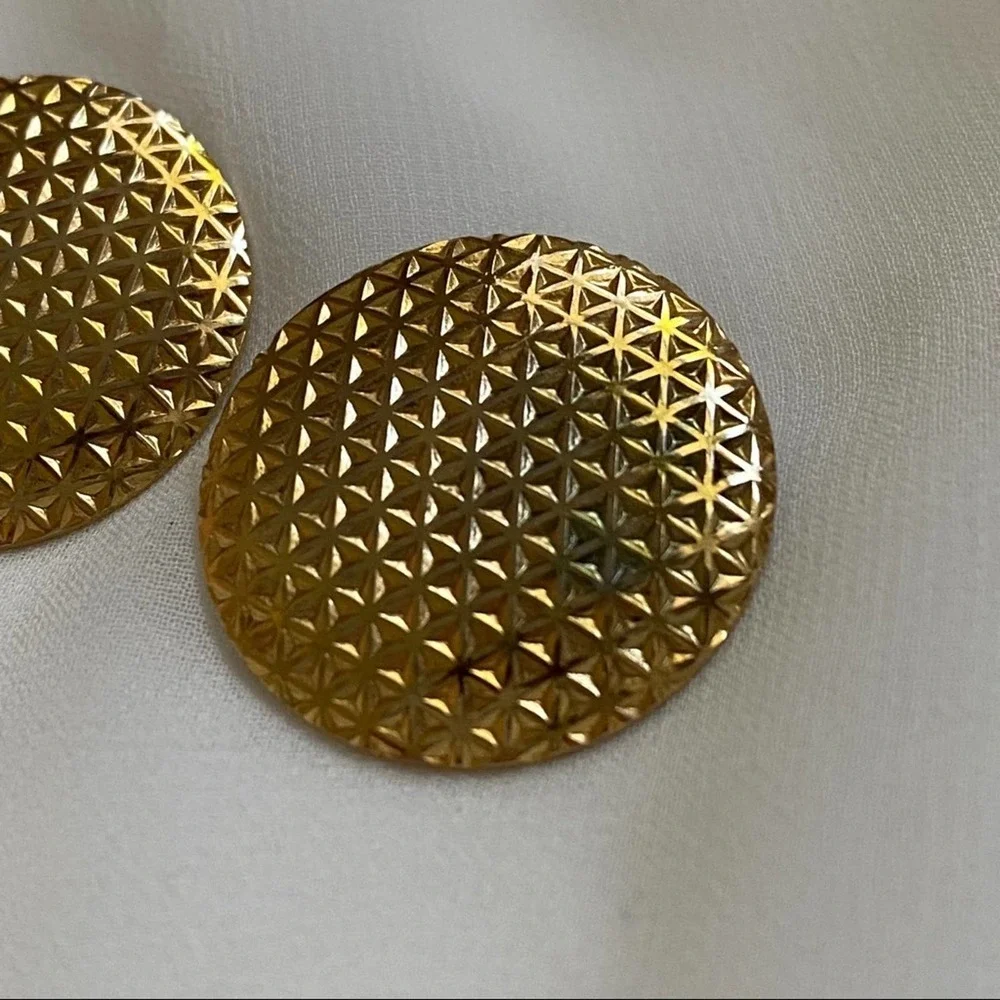 VTG Gold Micro Geometric Textured Clip Earrings